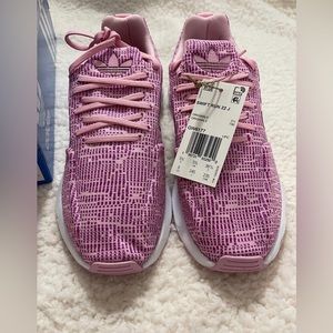 adidas Originals Swift Run 22 Sneaker